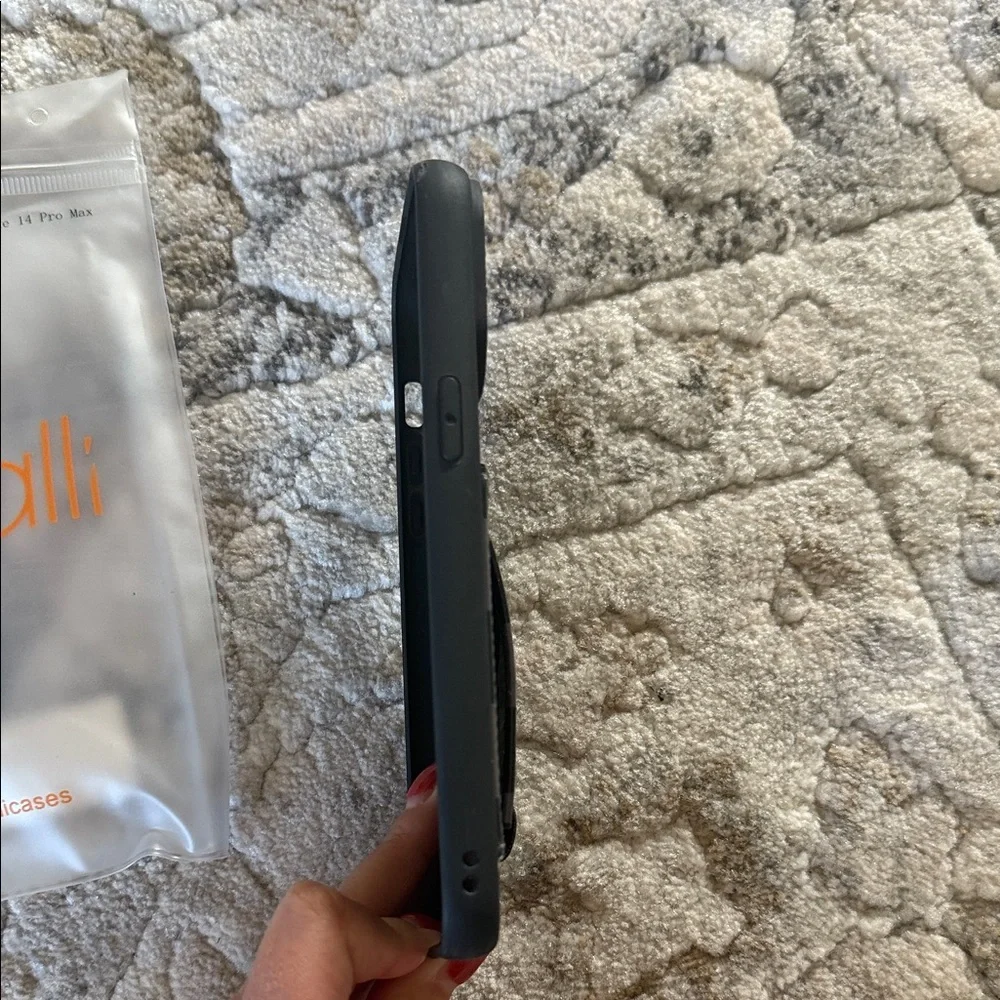 Wallis iphone 14